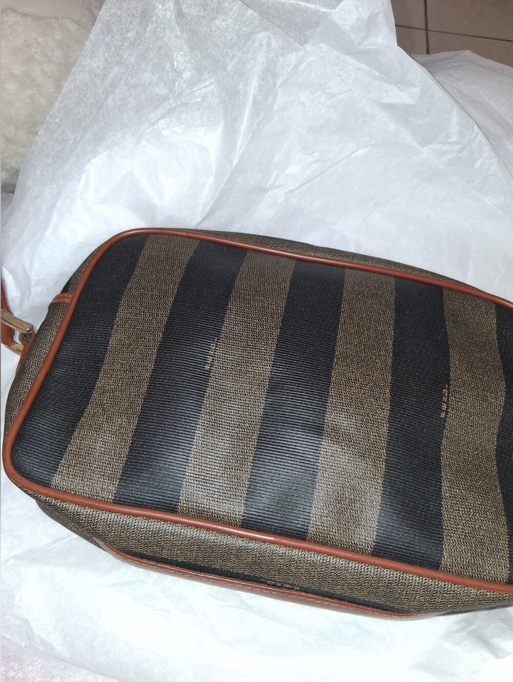 Fendi authentic crossbody. - Picture 2 of 10